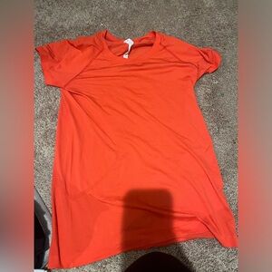 Lululemon tee